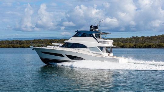 64 SPORTS MOTOR YACHT