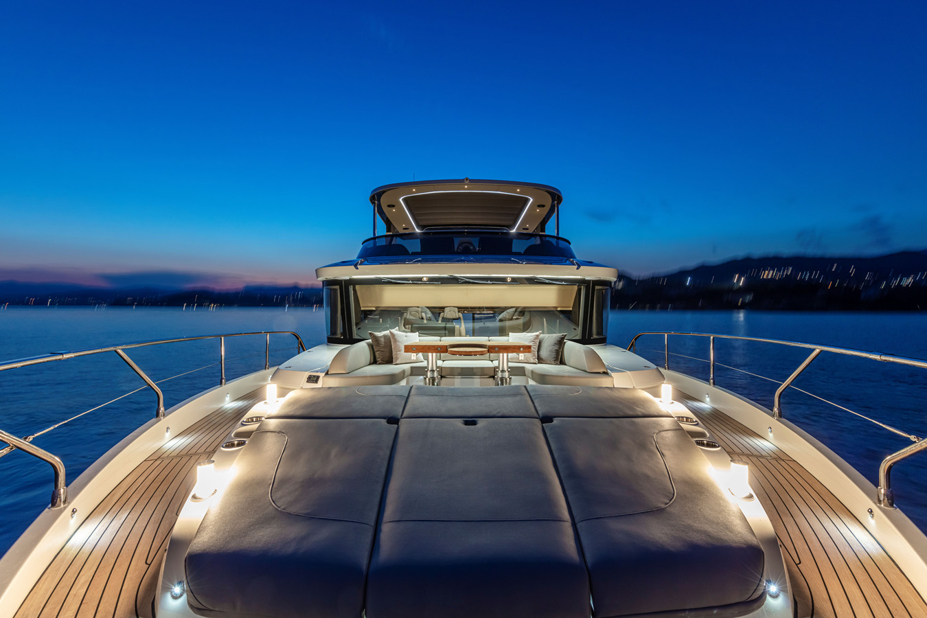 https://arconyachts.ams3.digitaloceanspaces.com/200597/conversions/large_4868487-optimize.jpg