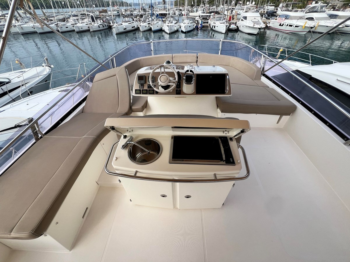 https://arconyachts.ams3.digitaloceanspaces.com/200664/conversions/large_4864595-optimize.jpg