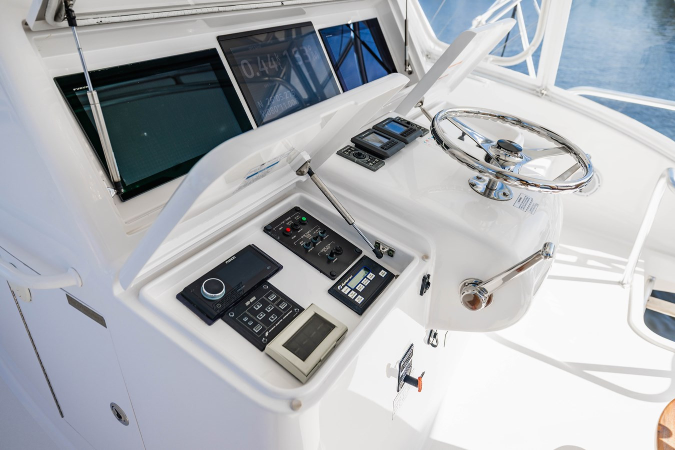 https://arconyachts.ams3.digitaloceanspaces.com/200825/conversions/large_4765745-optimize.jpg