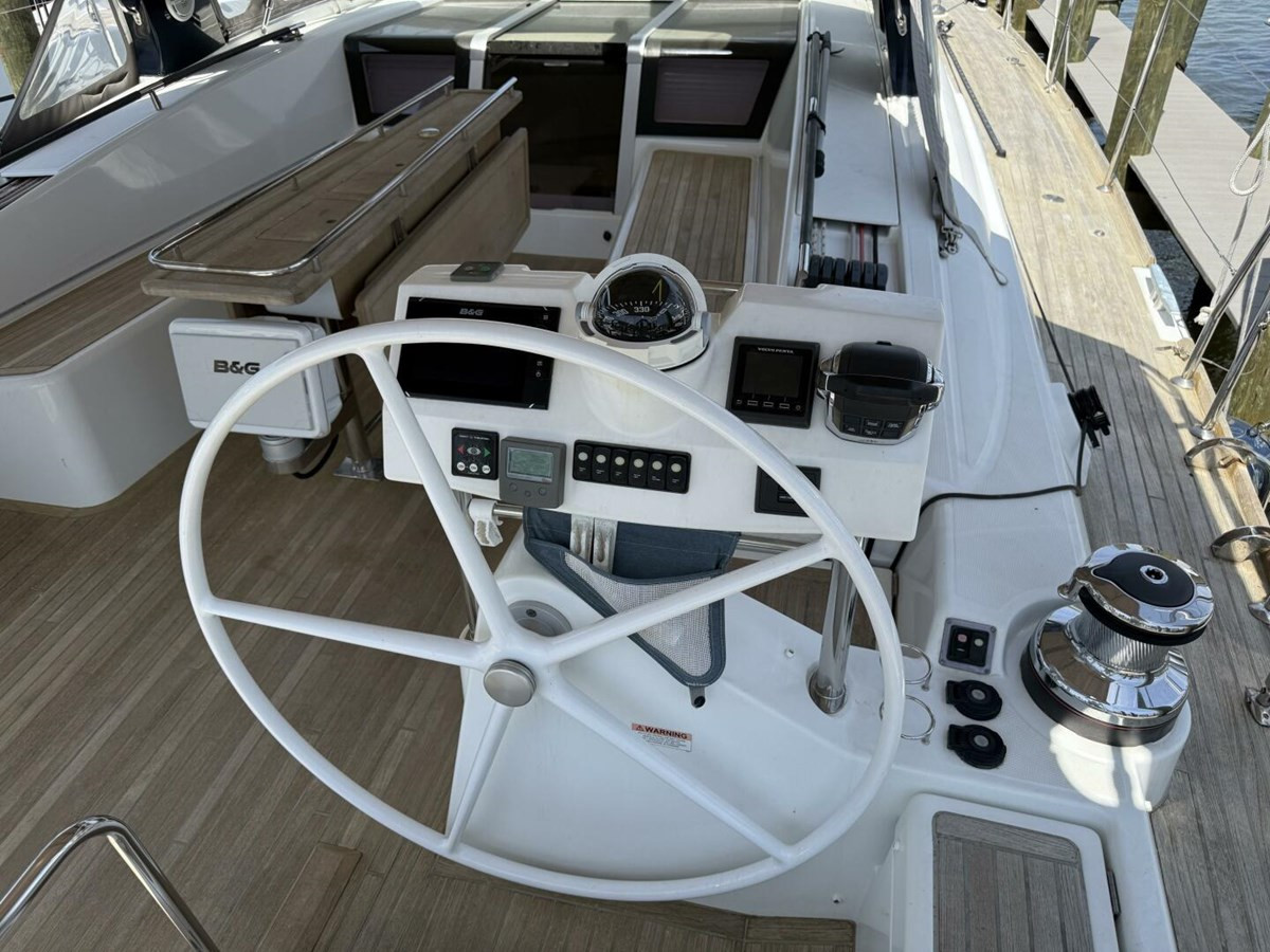 https://arconyachts.ams3.digitaloceanspaces.com/200849/conversions/large_4871334-optimize.jpg