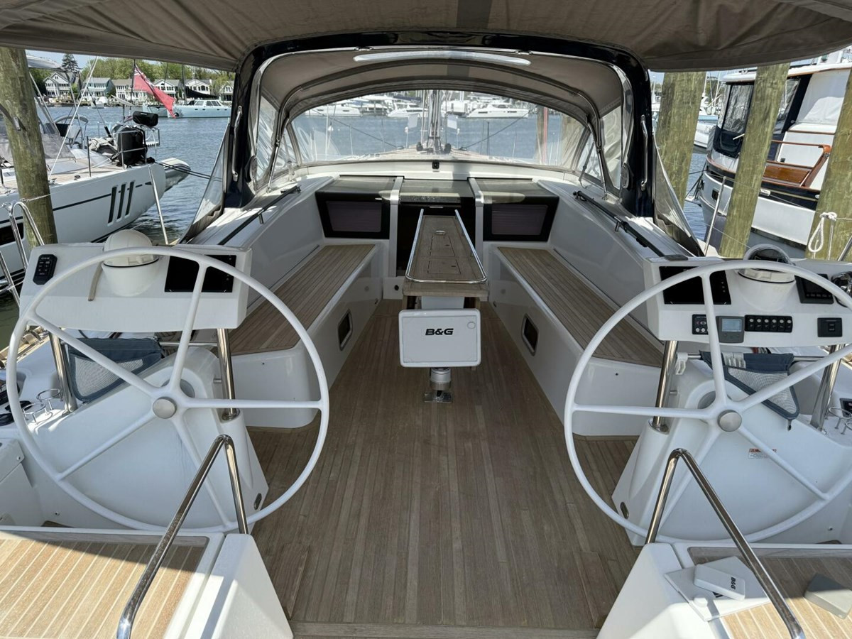 https://arconyachts.ams3.digitaloceanspaces.com/200850/conversions/large_4871335-optimize.jpg