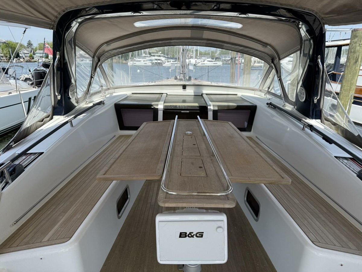 https://arconyachts.ams3.digitaloceanspaces.com/200851/conversions/large_4871336-optimize.jpg