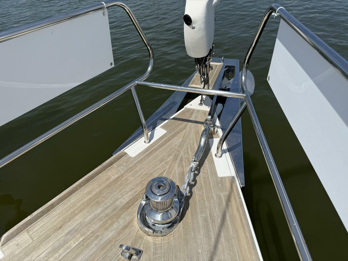 https://arconyachts.ams3.digitaloceanspaces.com/200866/conversions/large_4871344-optimize.jpg