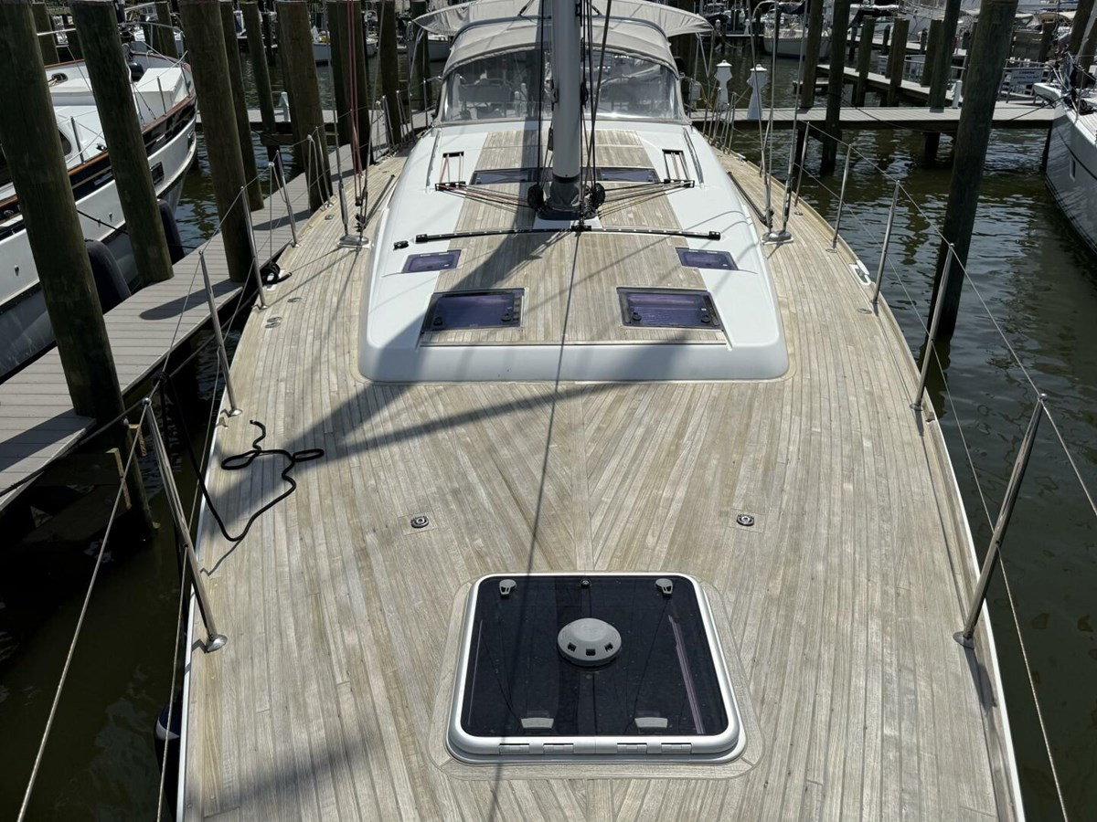 https://arconyachts.ams3.digitaloceanspaces.com/200870/conversions/large_4871346-optimize.jpg