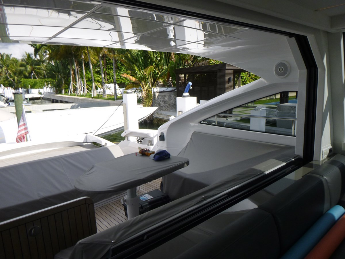 https://arconyachts.ams3.digitaloceanspaces.com/201299/conversions/large_4874146-optimize.jpg