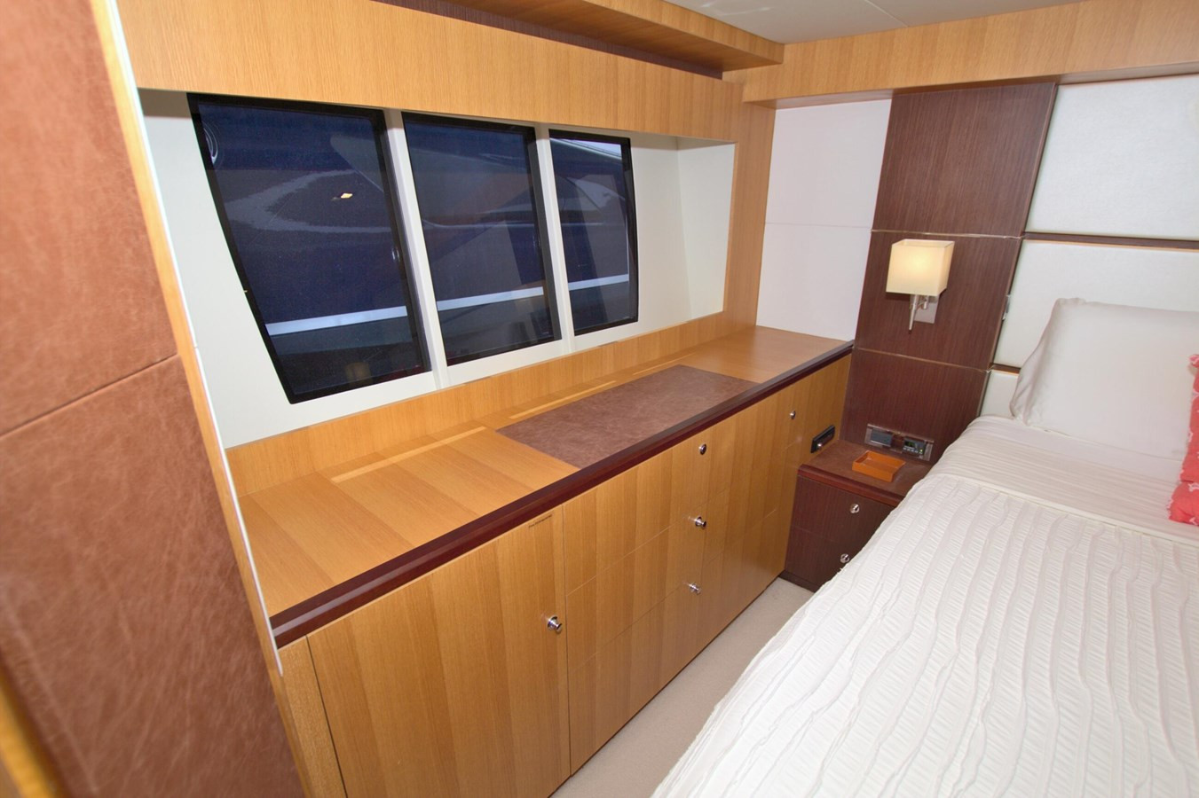 https://arconyachts.ams3.digitaloceanspaces.com/201956/conversions/large_4717901-optimize.jpg