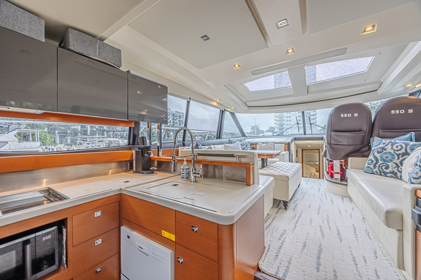 https://arconyachts.ams3.digitaloceanspaces.com/202267/conversions/large_4868213-optimize.jpg