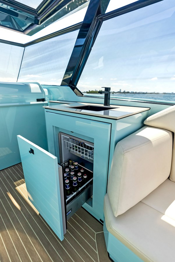 https://arconyachts.ams3.digitaloceanspaces.com/202329/conversions/large_4168408-optimize.jpg