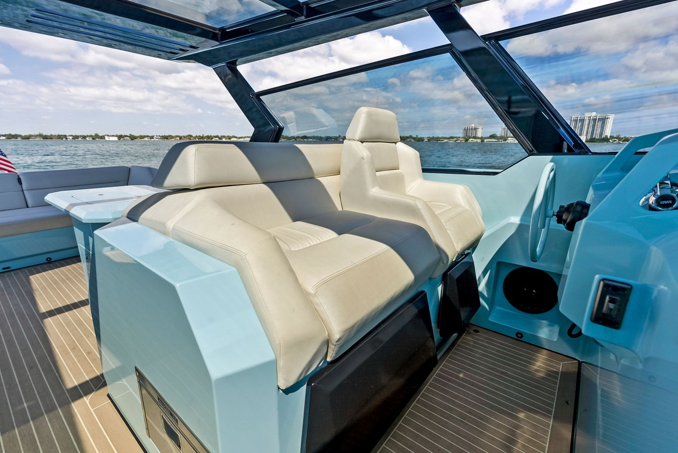 https://arconyachts.ams3.digitaloceanspaces.com/202333/conversions/large_4168410-optimize.jpg