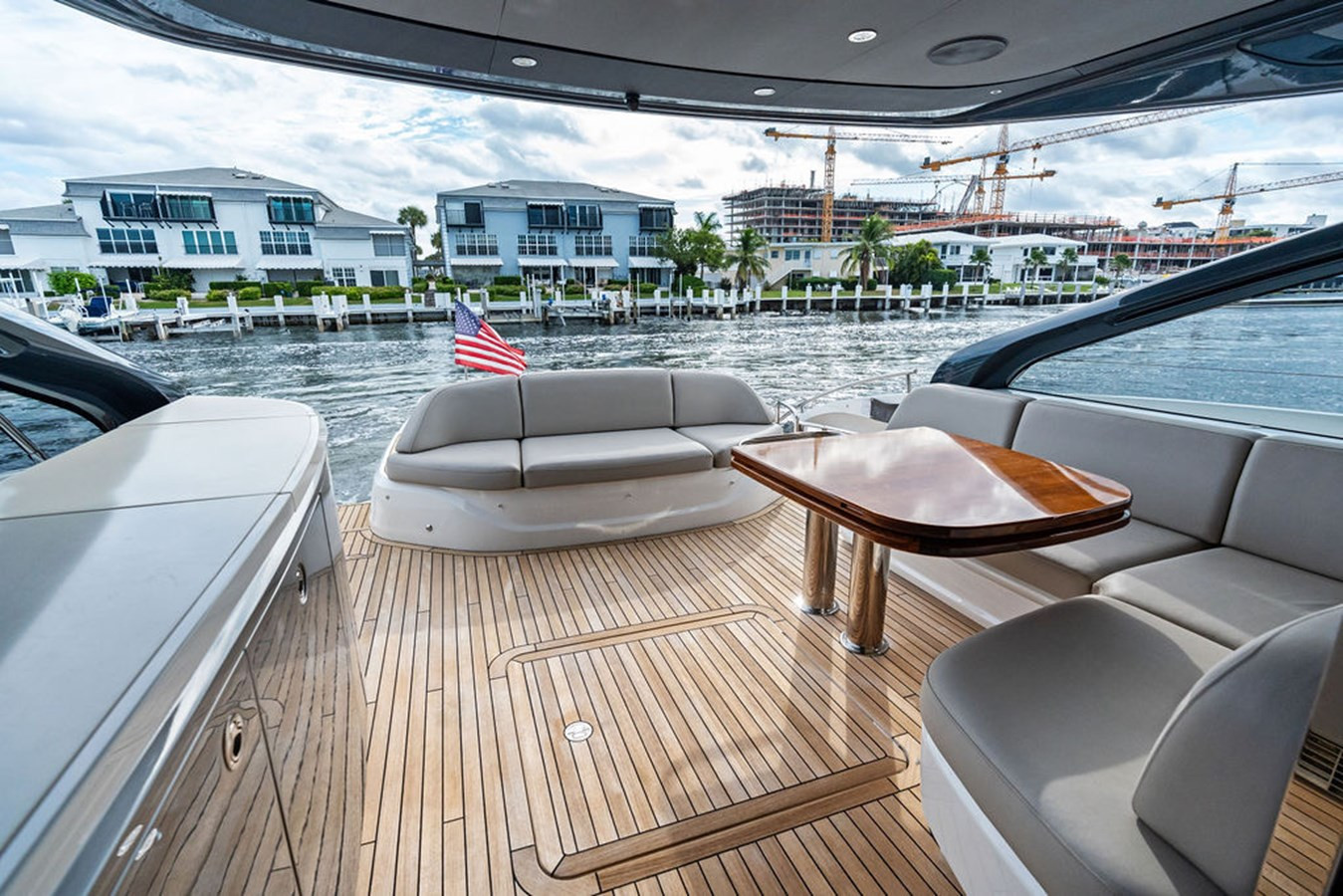 https://arconyachts.ams3.digitaloceanspaces.com/202365/conversions/large_4865747-optimize.jpg