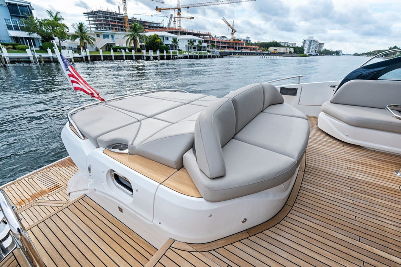 https://arconyachts.ams3.digitaloceanspaces.com/202371/conversions/large_4865750-optimize.jpg