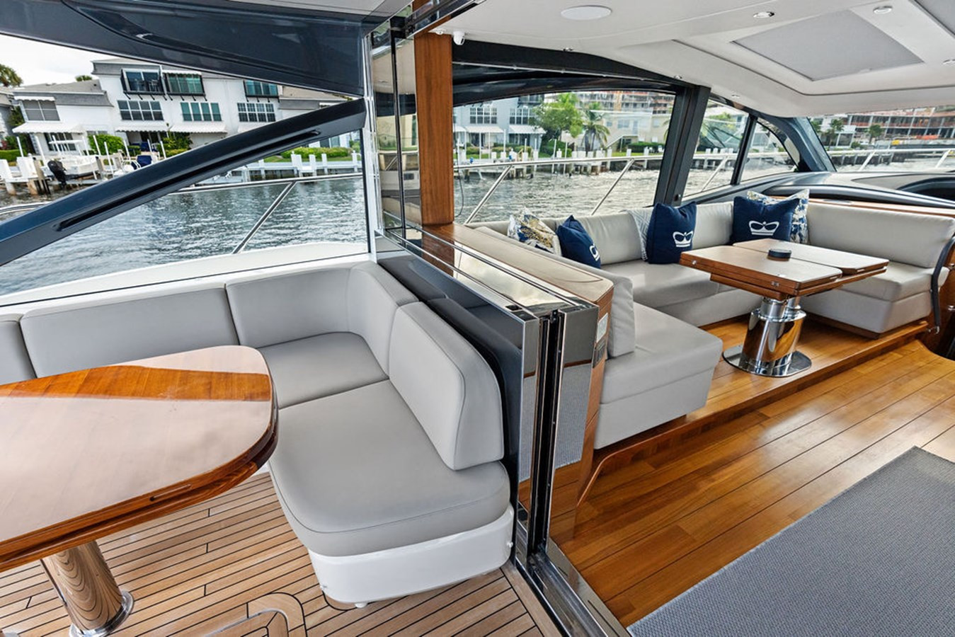 https://arconyachts.ams3.digitaloceanspaces.com/202378/conversions/large_4865754-optimize.jpg