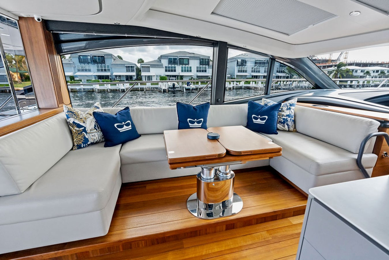 https://arconyachts.ams3.digitaloceanspaces.com/202384/conversions/large_4865758-optimize.jpg