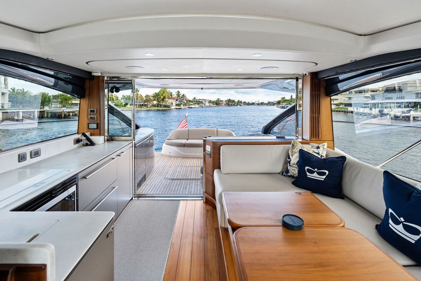 https://arconyachts.ams3.digitaloceanspaces.com/202391/conversions/large_4865762-optimize.jpg