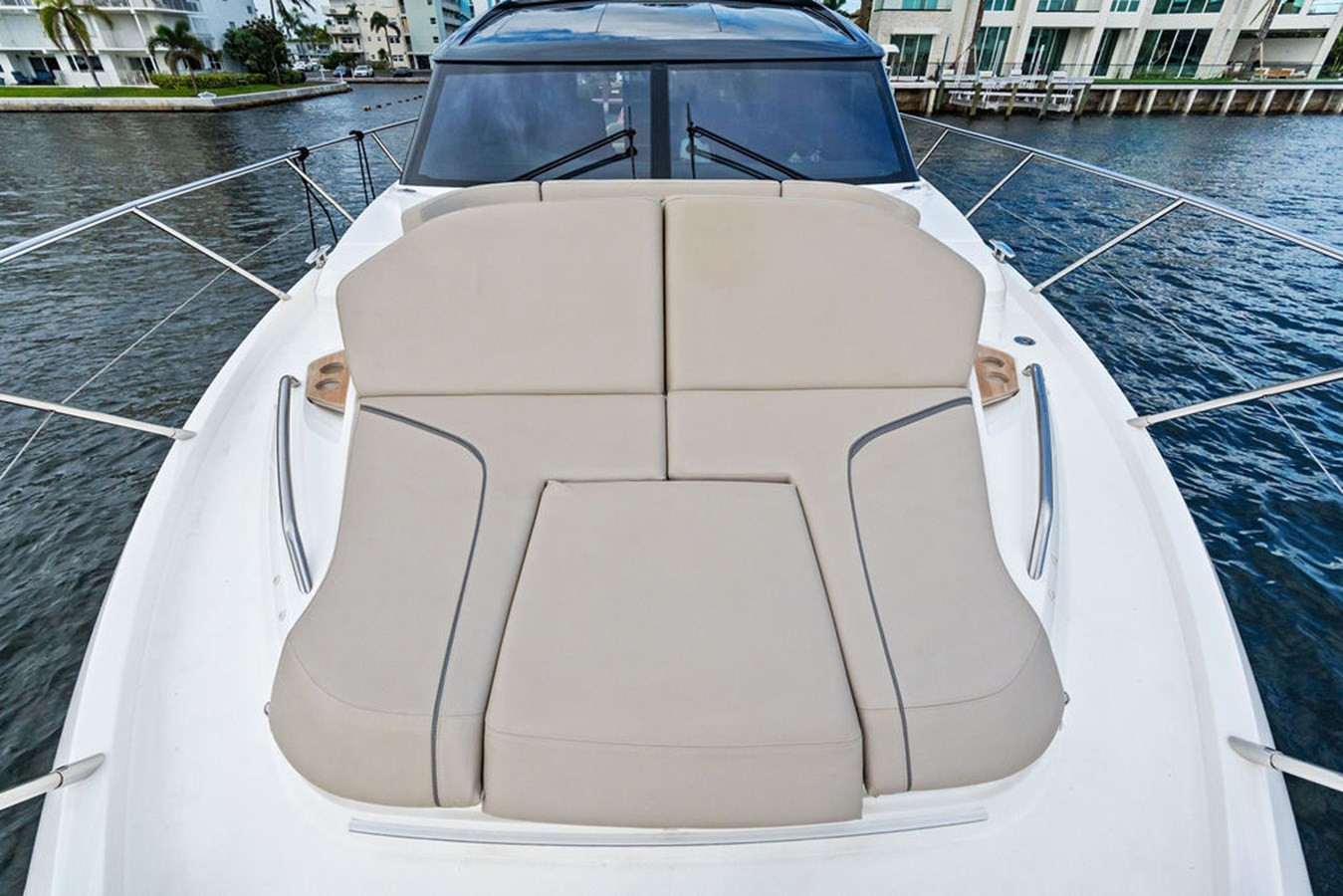 https://arconyachts.ams3.digitaloceanspaces.com/202418/conversions/large_4865778-optimize.jpg