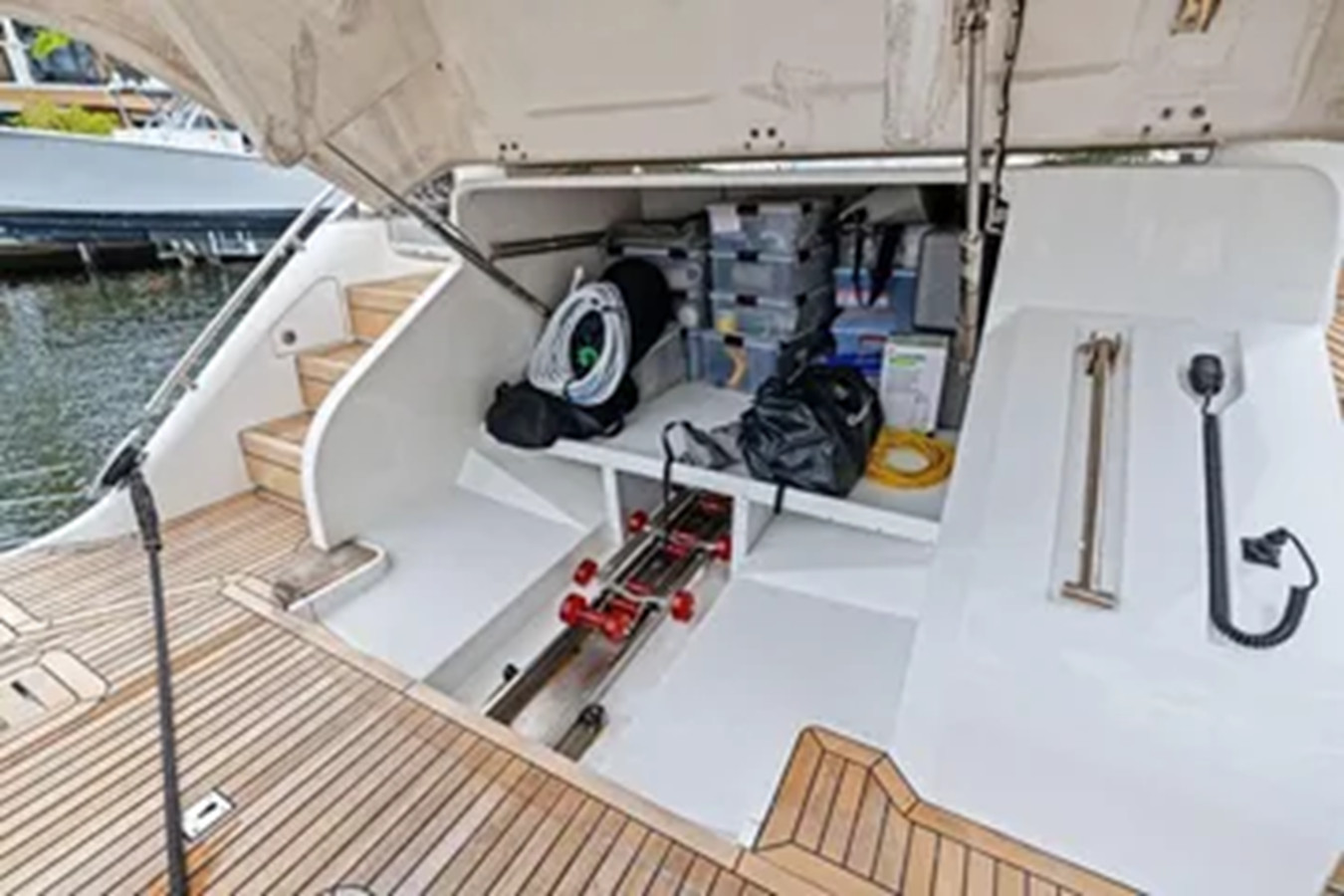 https://arconyachts.ams3.digitaloceanspaces.com/202424/conversions/large_4865781-optimize.jpg