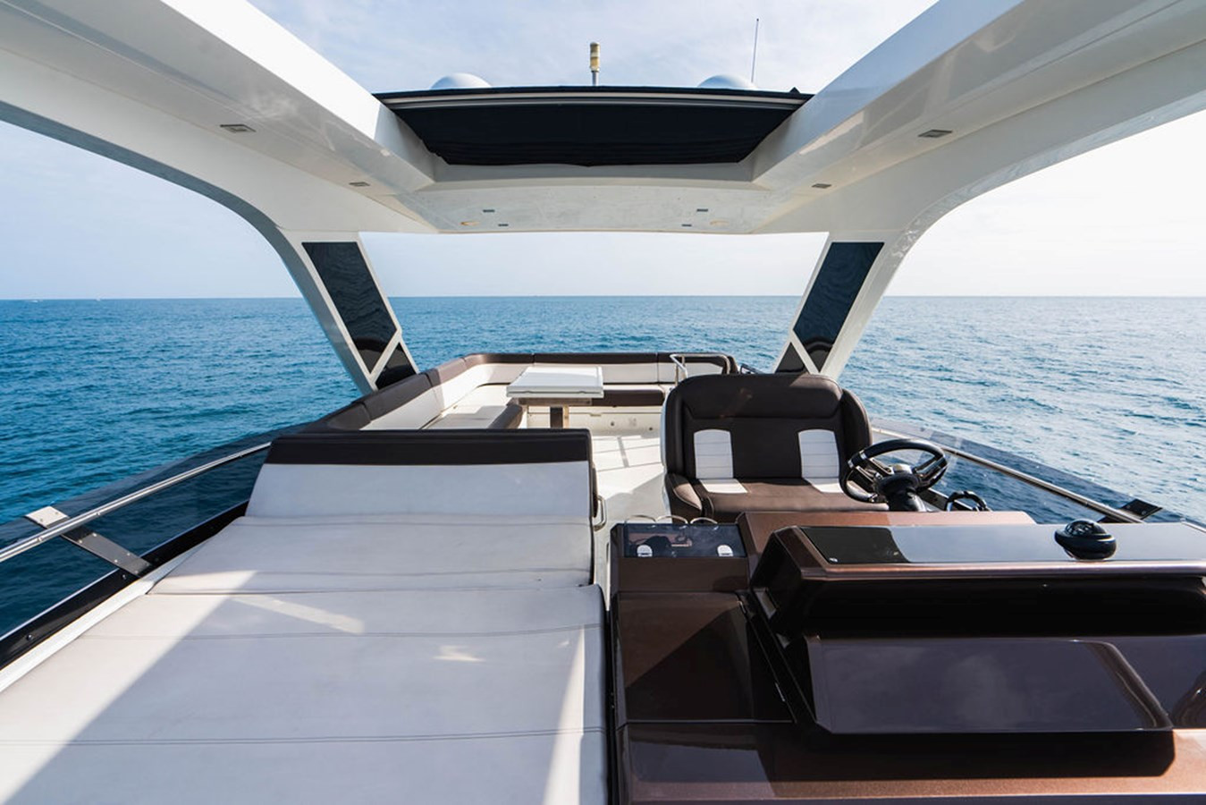 https://arconyachts.ams3.digitaloceanspaces.com/202456/conversions/large_4394194-optimize.jpg