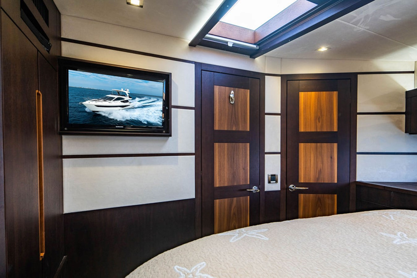 https://arconyachts.ams3.digitaloceanspaces.com/202551/conversions/large_4394248-optimize.jpg