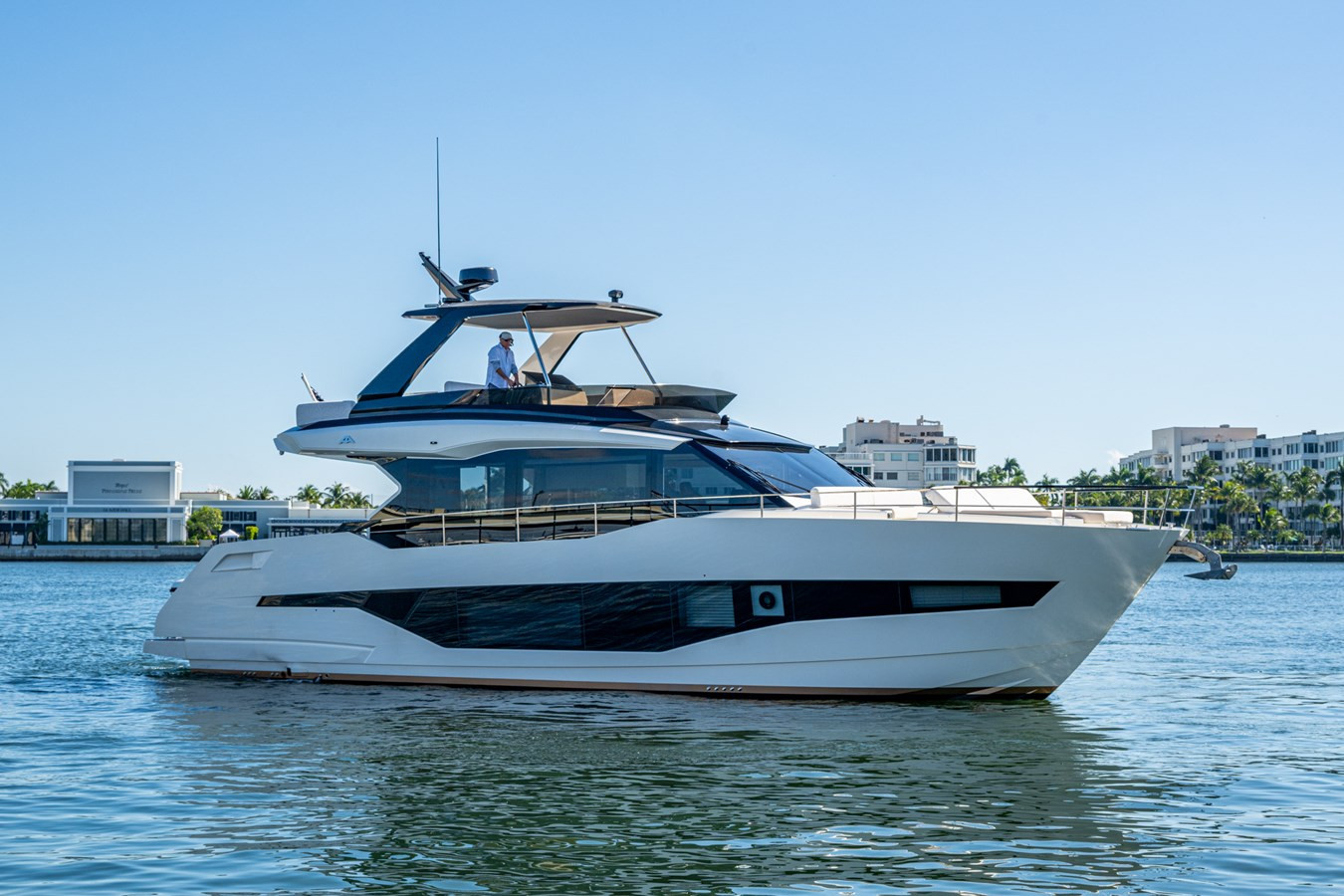 https://arconyachts.ams3.digitaloceanspaces.com/202981/conversions/large_4873253-optimize.jpg