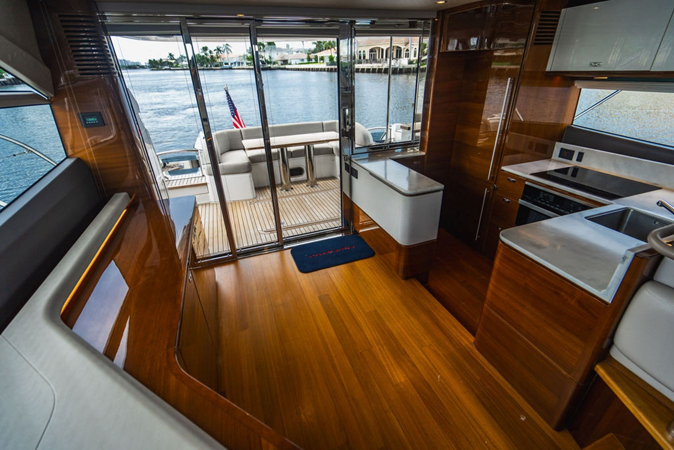https://arconyachts.ams3.digitaloceanspaces.com/203406/conversions/large_3939018-optimize.jpg