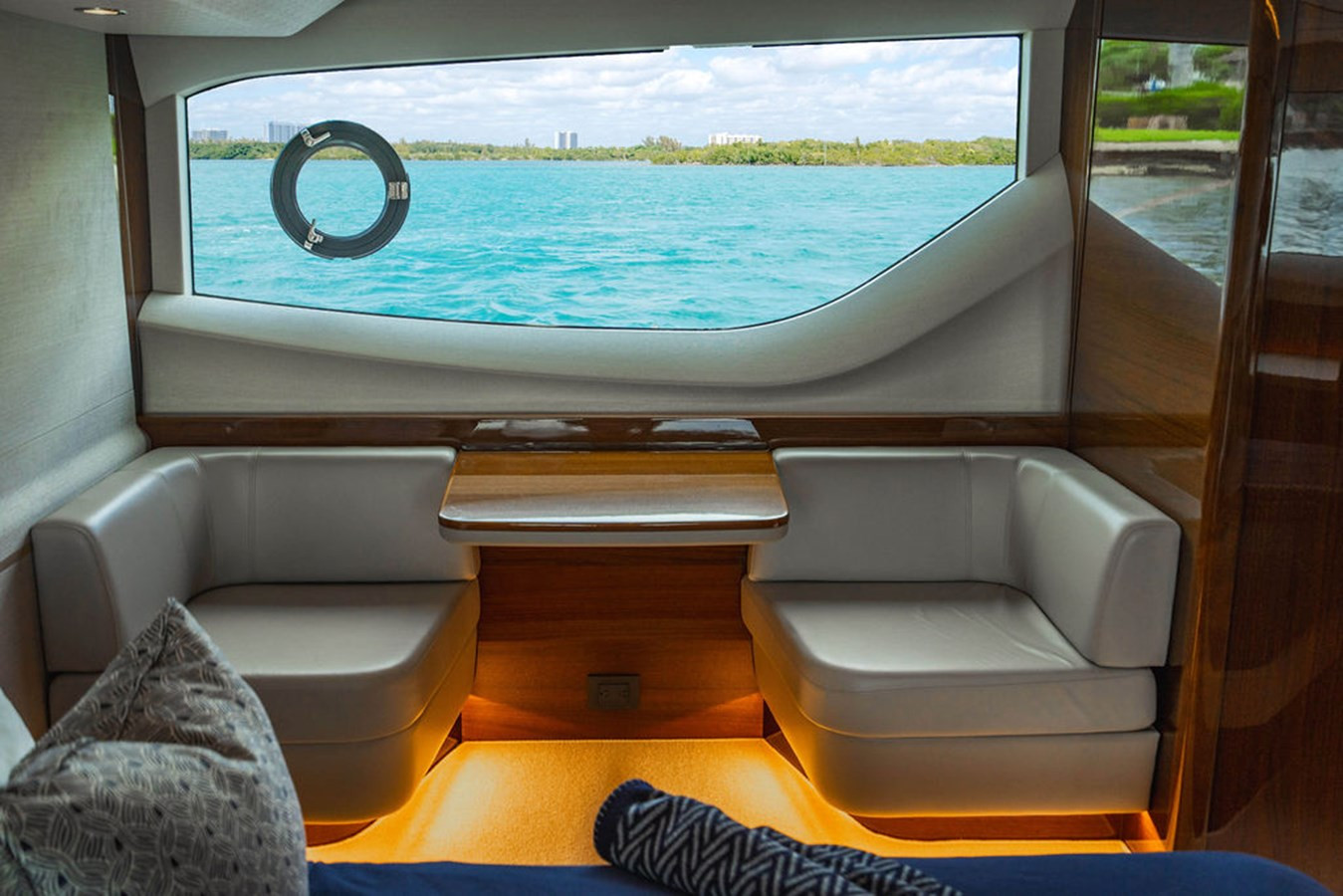 https://arconyachts.ams3.digitaloceanspaces.com/203449/conversions/large_3939039-optimize.jpg