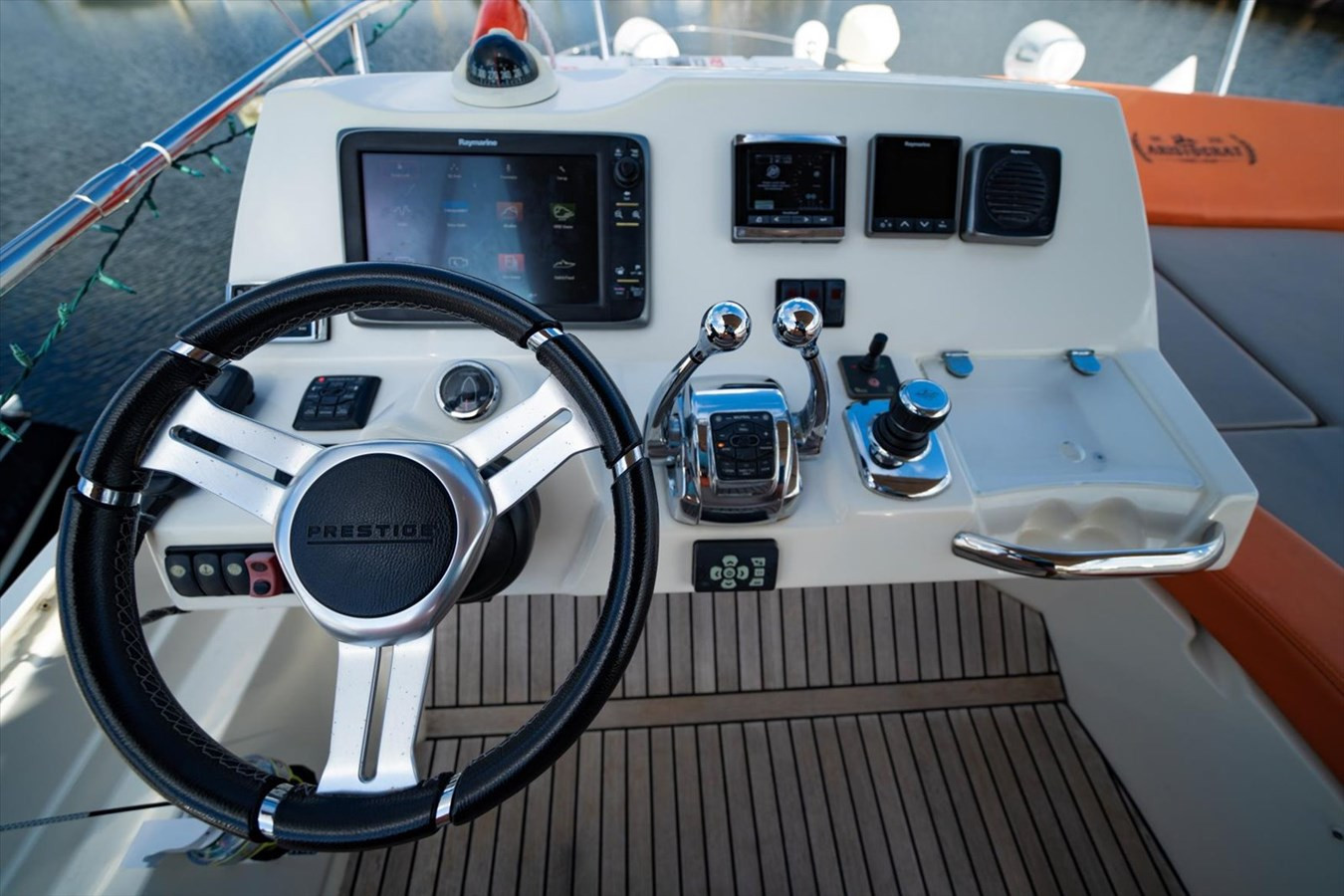 https://arconyachts.ams3.digitaloceanspaces.com/203470/conversions/large_3826320-optimize.jpg