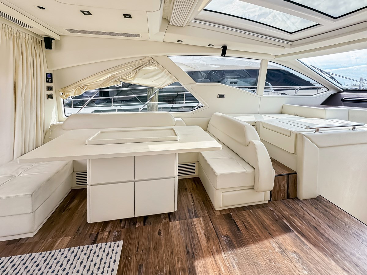 https://arconyachts.ams3.digitaloceanspaces.com/203529/conversions/large_4139305-optimize.jpg