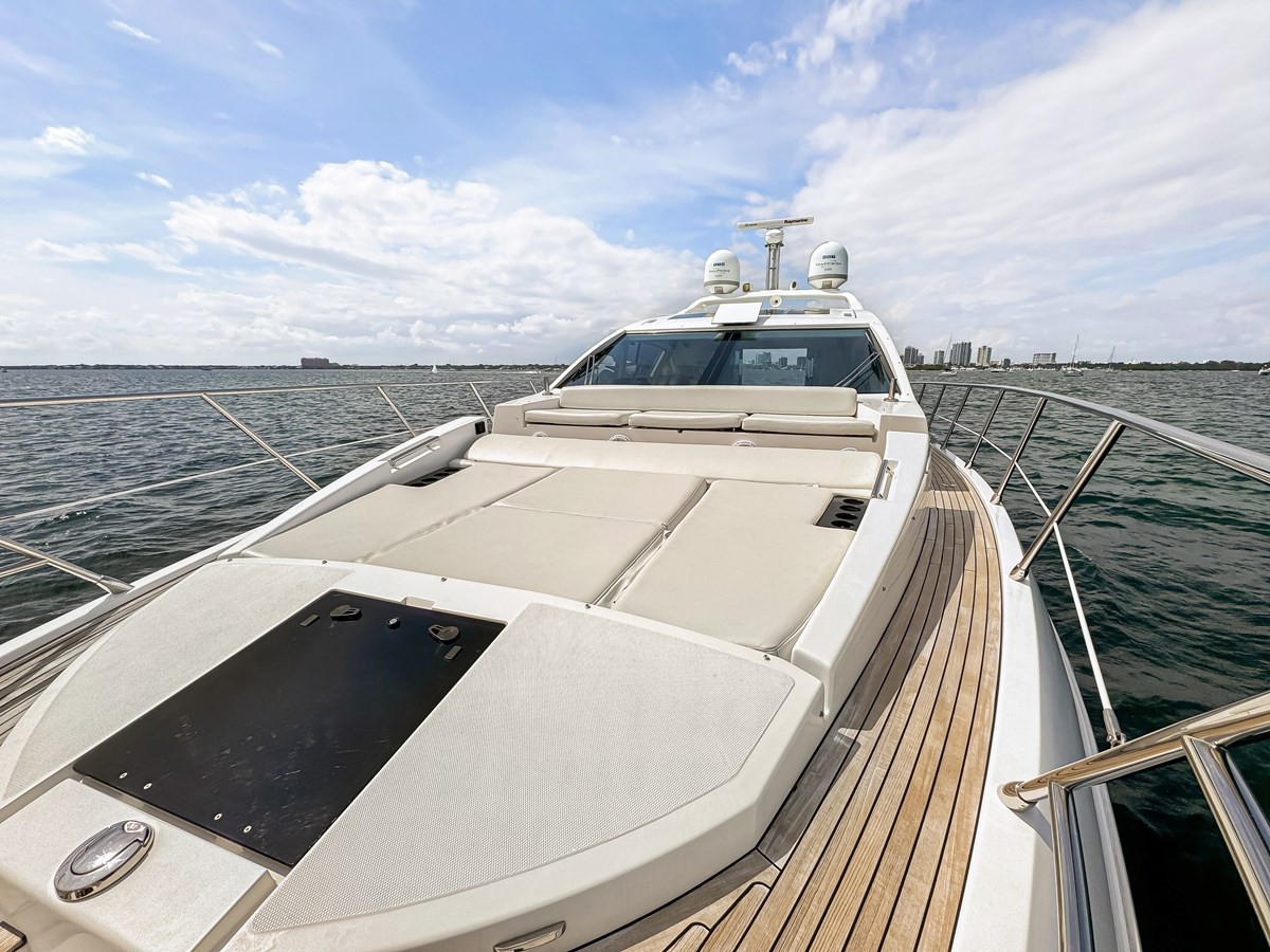https://arconyachts.ams3.digitaloceanspaces.com/203557/conversions/large_4139318-optimize.jpg