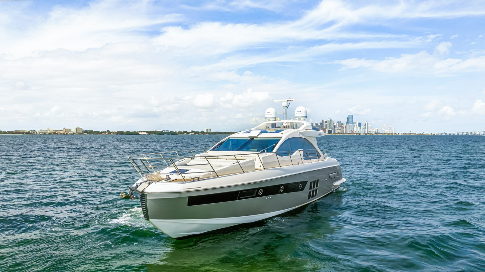 https://arconyachts.ams3.digitaloceanspaces.com/203570/conversions/large_4139324-optimize.jpg