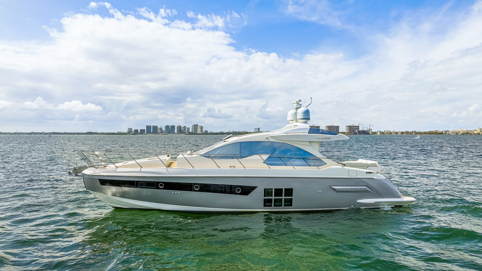 https://arconyachts.ams3.digitaloceanspaces.com/203572/conversions/large_4139325-optimize.jpg