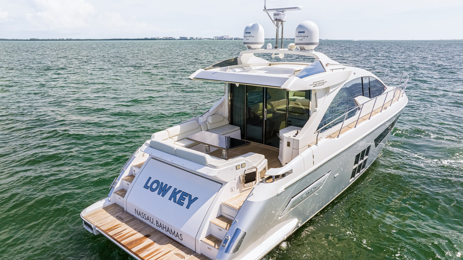 https://arconyachts.ams3.digitaloceanspaces.com/203587/conversions/large_4139335-optimize.jpg