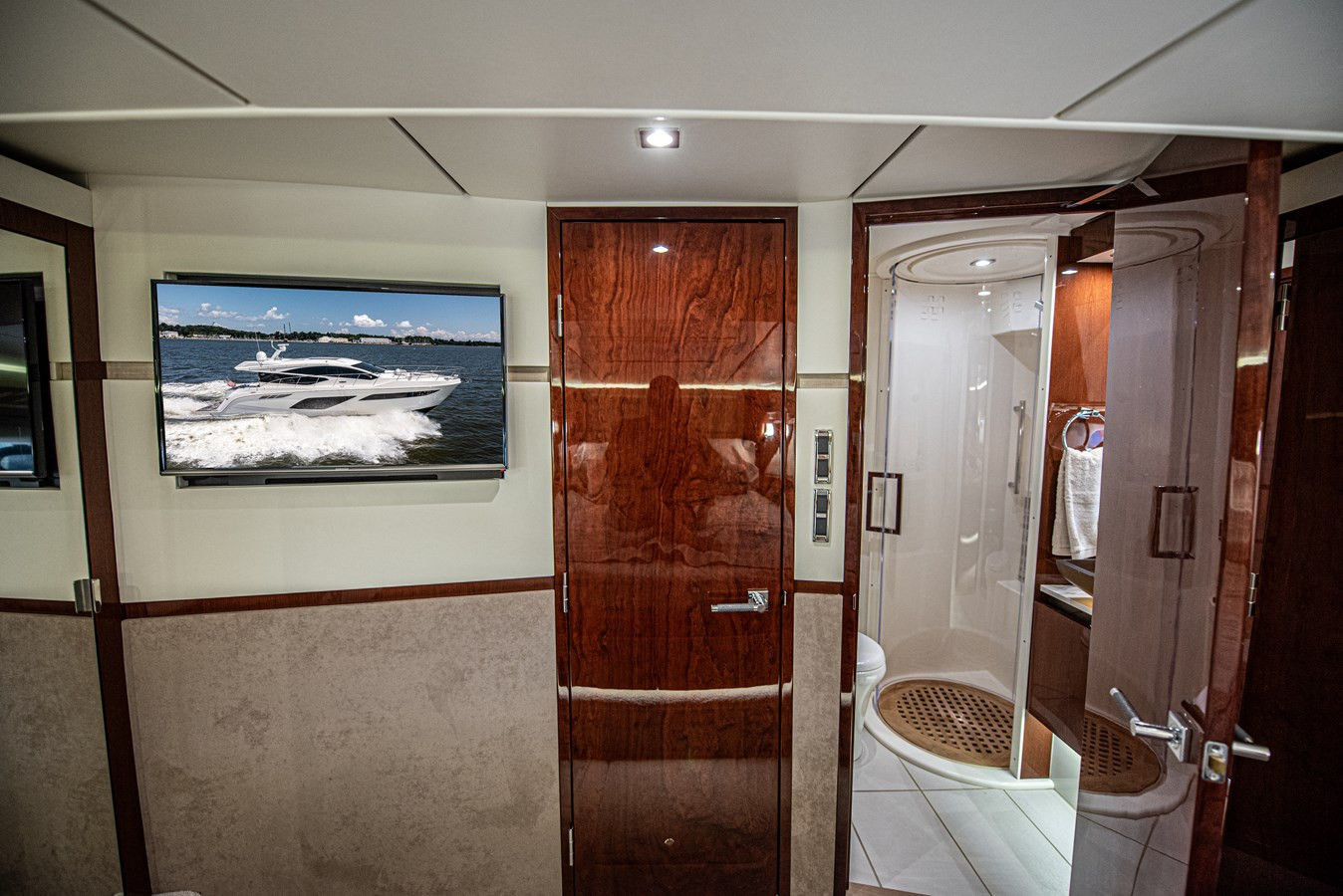 https://arconyachts.ams3.digitaloceanspaces.com/203674/conversions/large_4741955-optimize.jpg