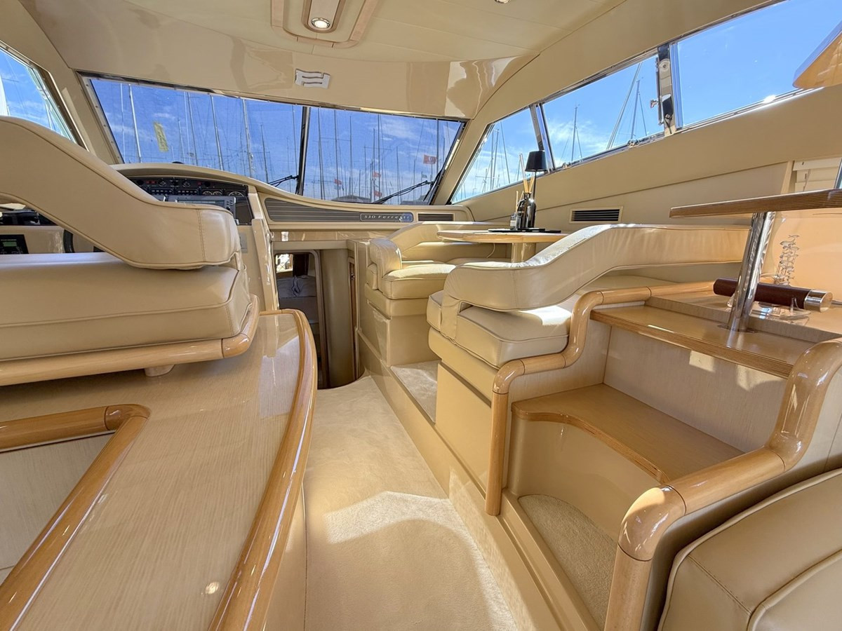 https://arconyachts.ams3.digitaloceanspaces.com/204012/conversions/large_4860334-optimize.jpg