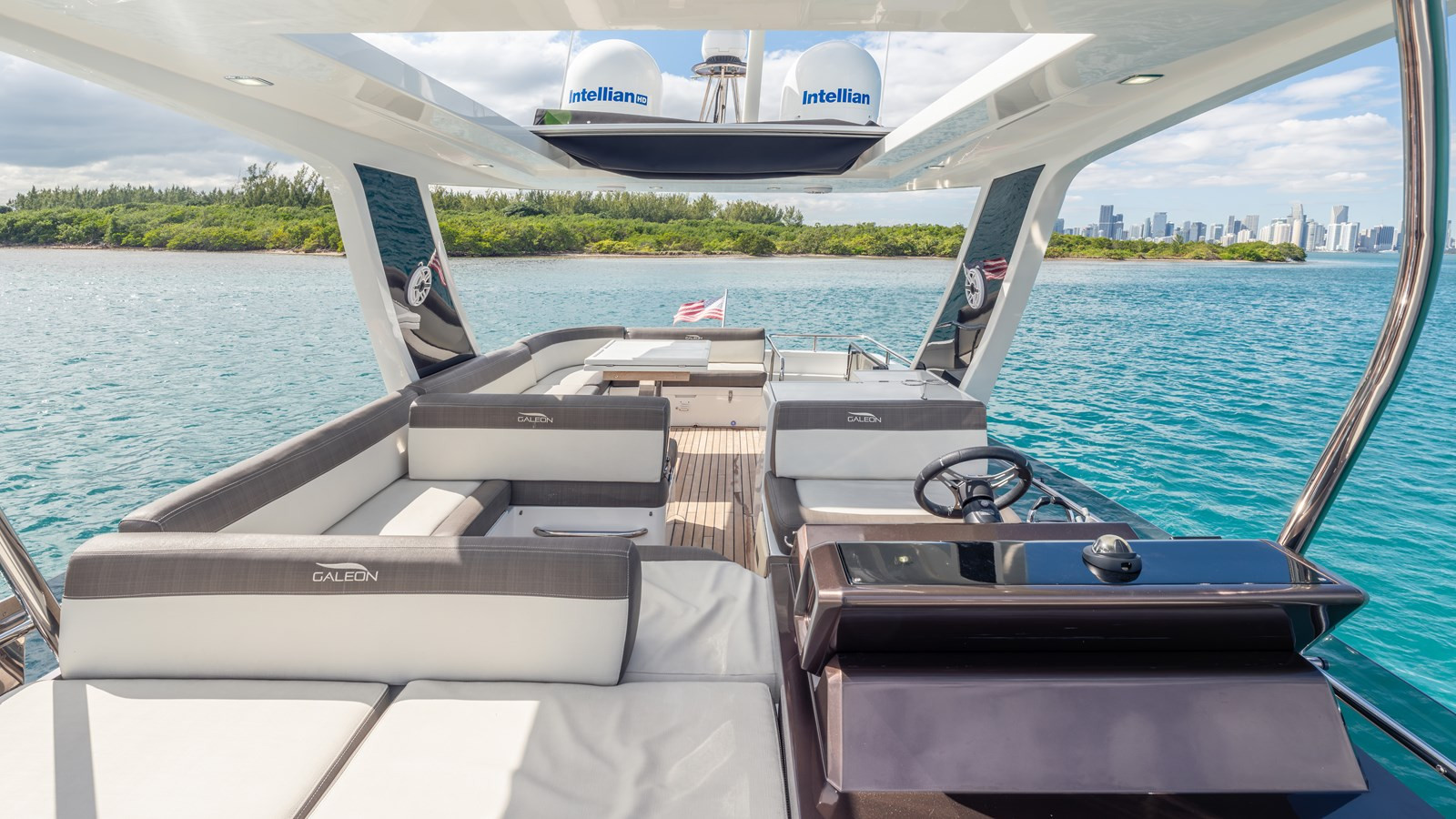 https://arconyachts.ams3.digitaloceanspaces.com/204046/conversions/large_4864196-optimize.jpg
