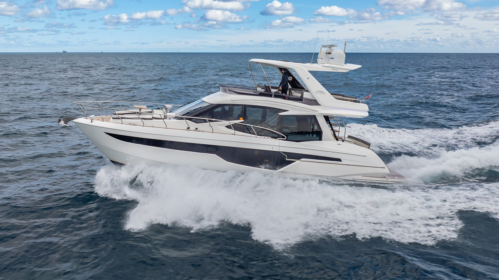 https://arconyachts.ams3.digitaloceanspaces.com/204132/conversions/large_4864176-optimize.jpg