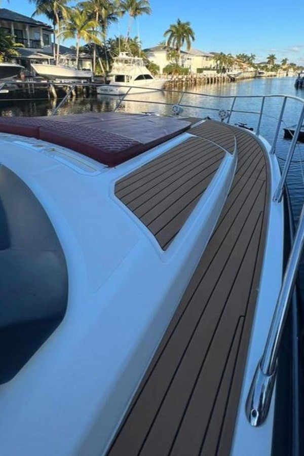 https://arconyachts.ams3.digitaloceanspaces.com/204448/conversions/large_3702813-optimize.jpg
