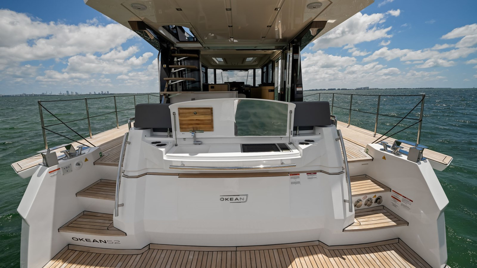 https://arconyachts.ams3.digitaloceanspaces.com/204508/conversions/large_4185936-optimize.jpg