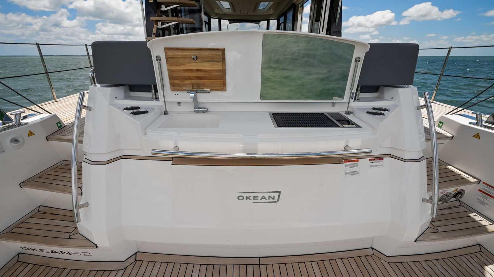 https://arconyachts.ams3.digitaloceanspaces.com/204510/conversions/large_4185937-optimize.jpg