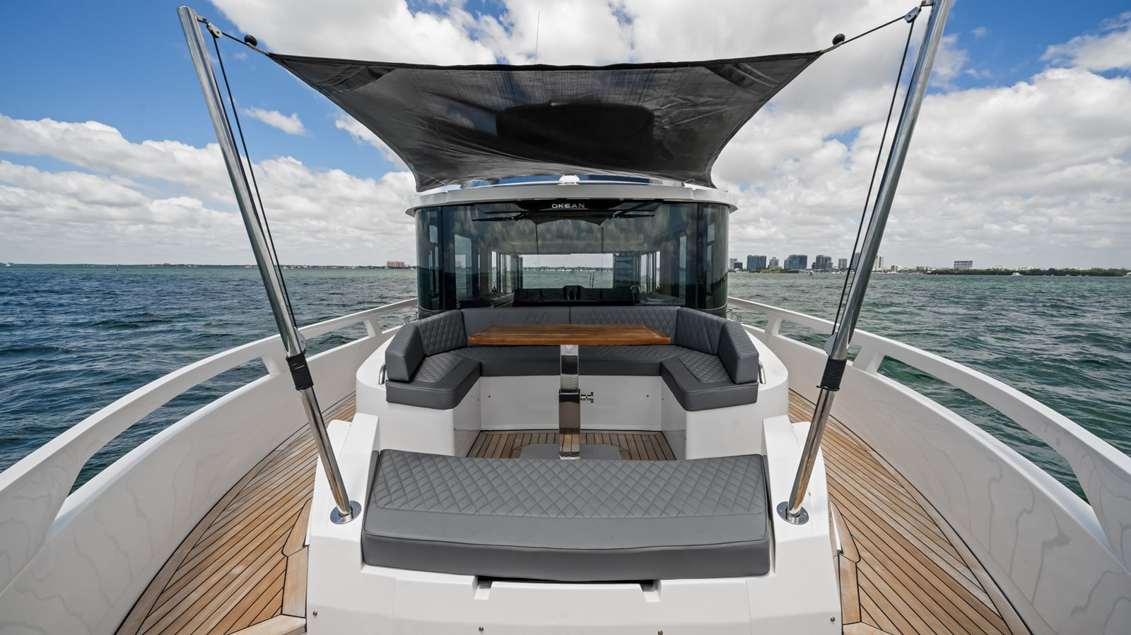 https://arconyachts.ams3.digitaloceanspaces.com/204515/conversions/large_4185940-optimize.jpg