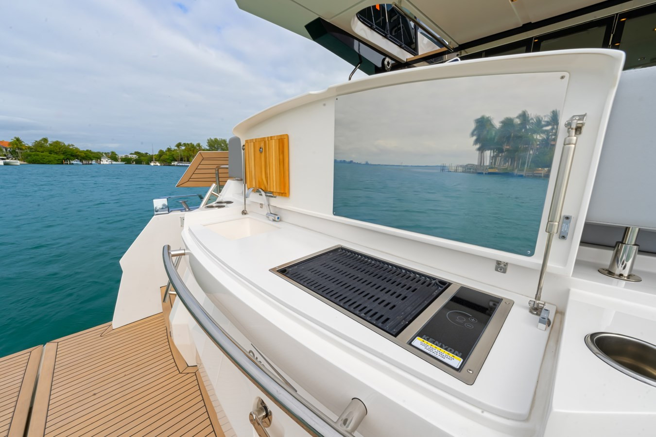 https://arconyachts.ams3.digitaloceanspaces.com/204556/conversions/large_4521096-optimize.jpg