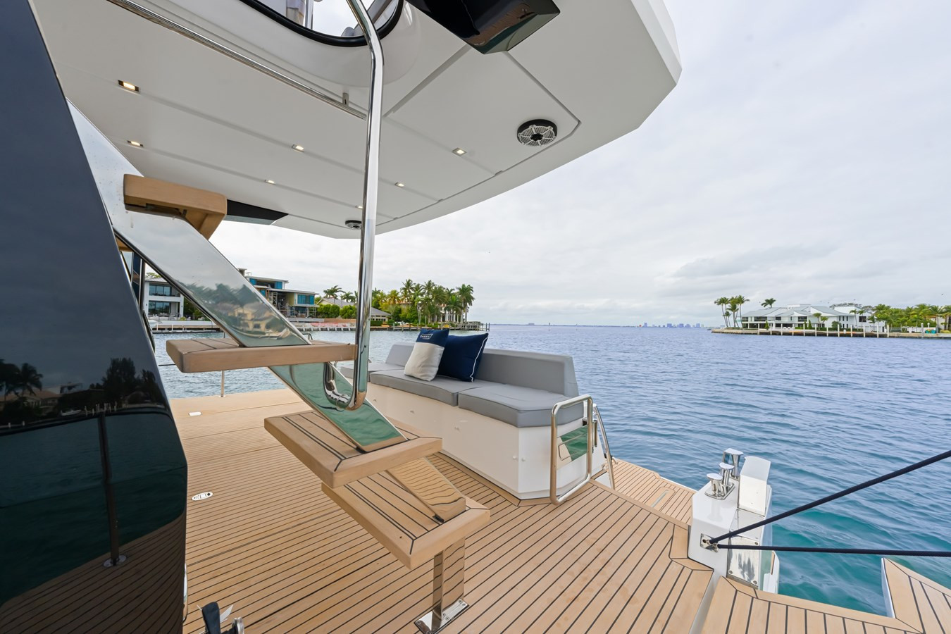 https://arconyachts.ams3.digitaloceanspaces.com/204577/conversions/large_4521109-optimize.jpg