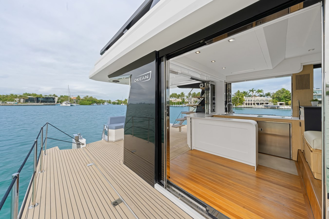 https://arconyachts.ams3.digitaloceanspaces.com/204578/conversions/large_4521110-optimize.jpg