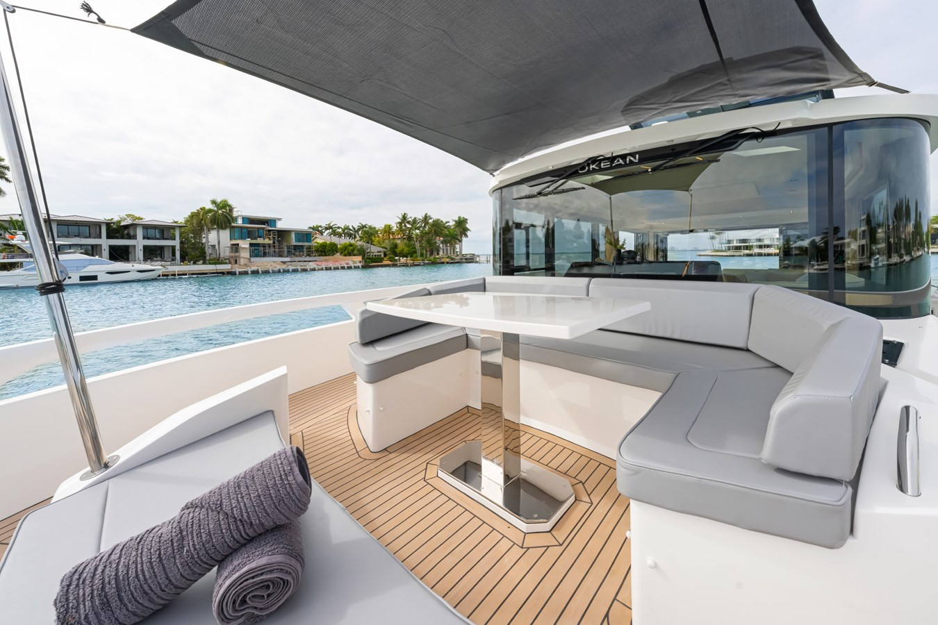 https://arconyachts.ams3.digitaloceanspaces.com/204582/conversions/large_4521114-optimize.jpg