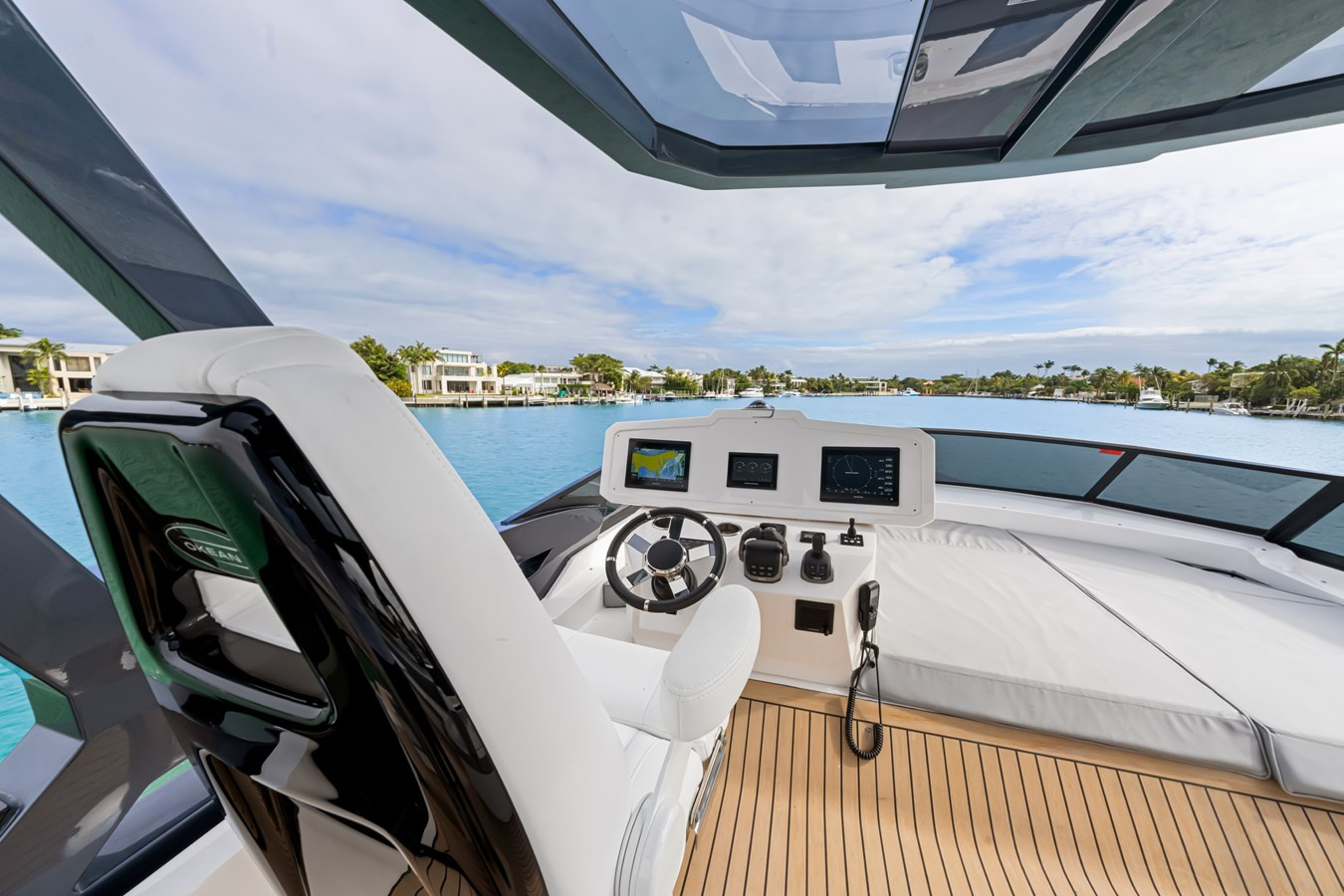 https://arconyachts.ams3.digitaloceanspaces.com/204586/conversions/large_4521116-optimize.jpg