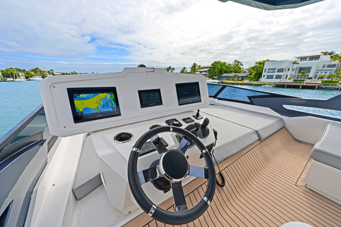 https://arconyachts.ams3.digitaloceanspaces.com/204592/conversions/large_4521119-optimize.jpg