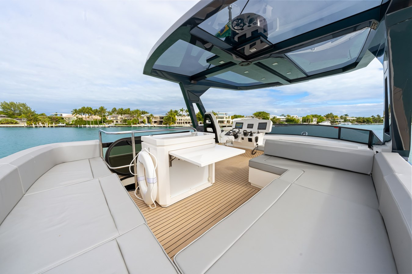 https://arconyachts.ams3.digitaloceanspaces.com/204596/conversions/large_4521121-optimize.jpg