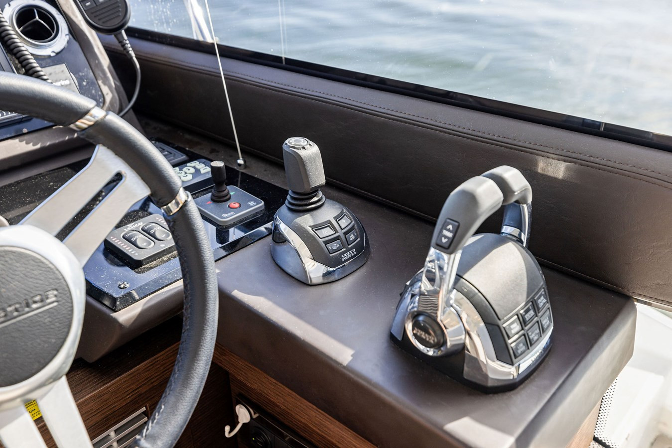 https://arconyachts.ams3.digitaloceanspaces.com/204614/conversions/large_4509536-optimize.jpg