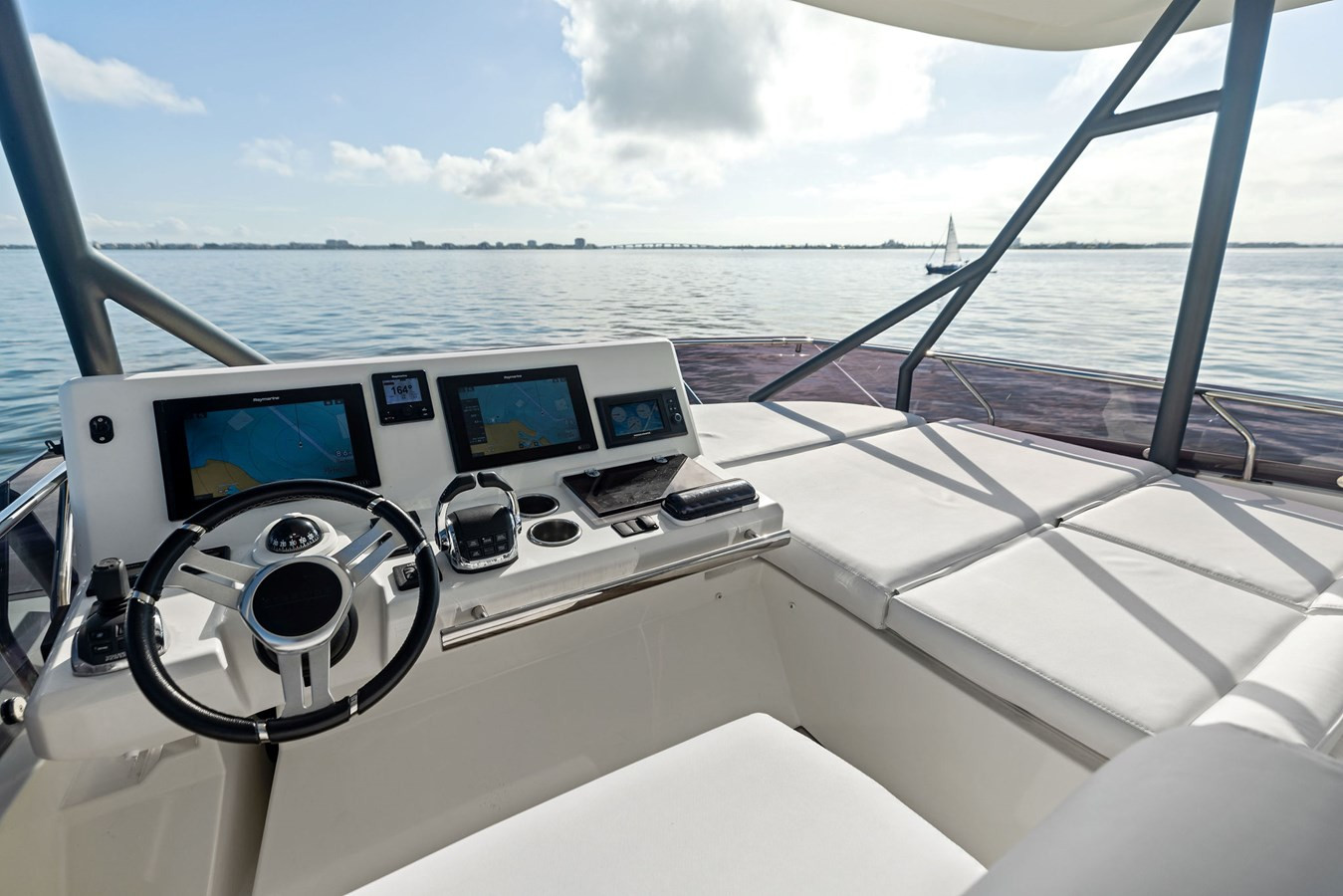 https://arconyachts.ams3.digitaloceanspaces.com/204637/conversions/large_4509552-optimize.jpg