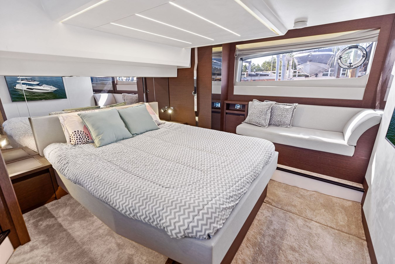 https://arconyachts.ams3.digitaloceanspaces.com/204656/conversions/large_4509563-optimize.jpg